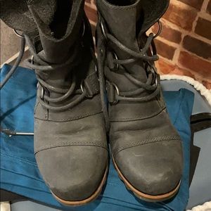 Sorel lug sole boots